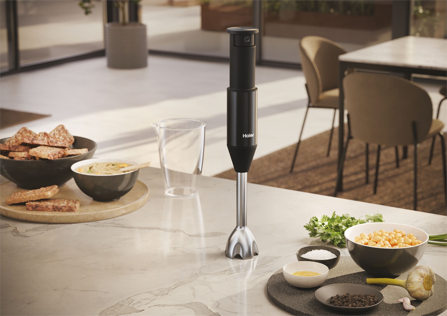 Haier Frullatore a Immersione I-Master Serie 5, 1000 W, 3 Lame in Acciaio Inox, Velocità Variabile, Opzione a Impulsi, Capacità 0,9 L, Nero