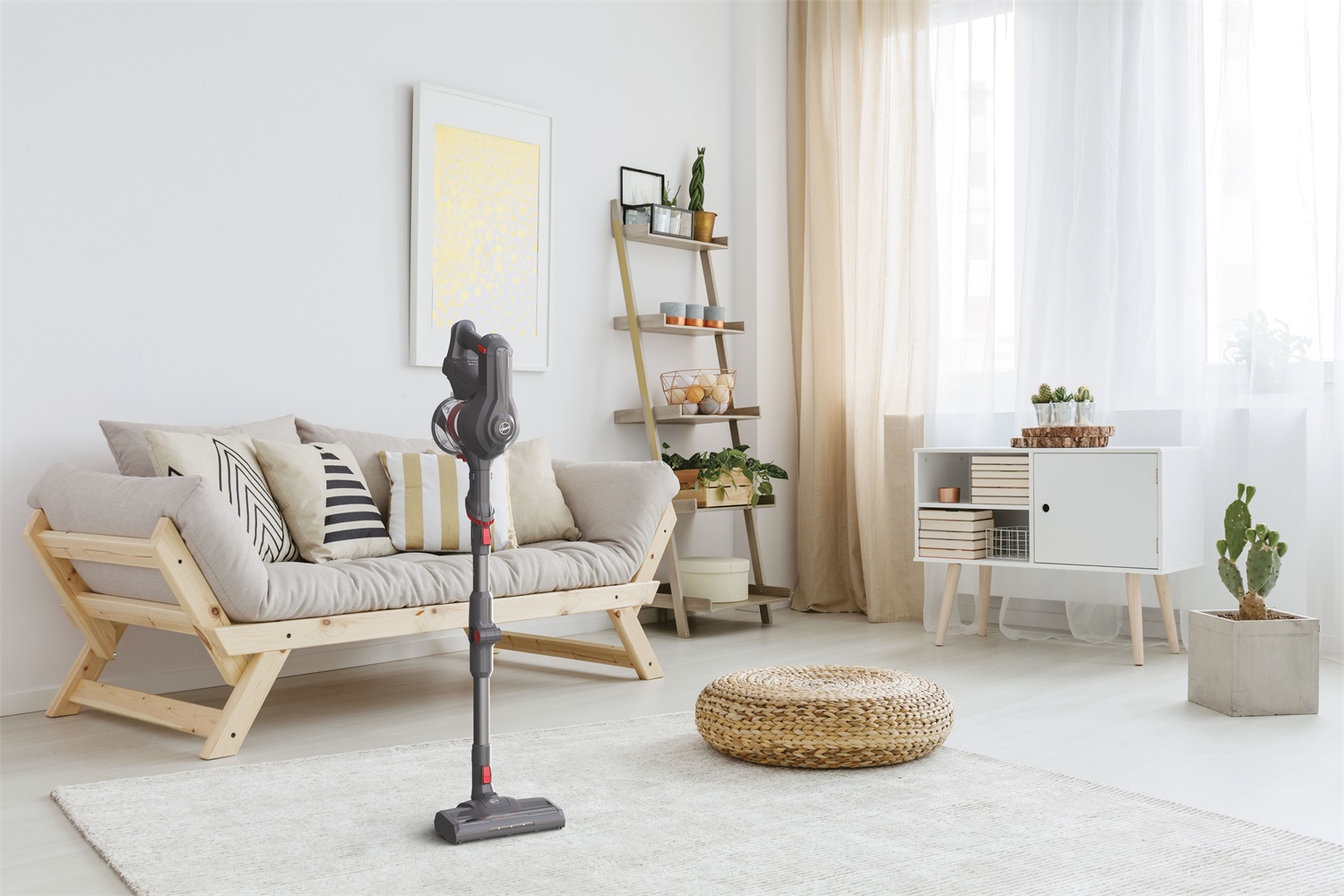 Hoover HF1 Aspirapolvere senza Filo 2in1 Nero/Rosso, 0,9L, Senza Sacchetto, Potenza 180W, Autonomia 30 Minuti, Tubo Flessibile e Mini Turbo Spazzola