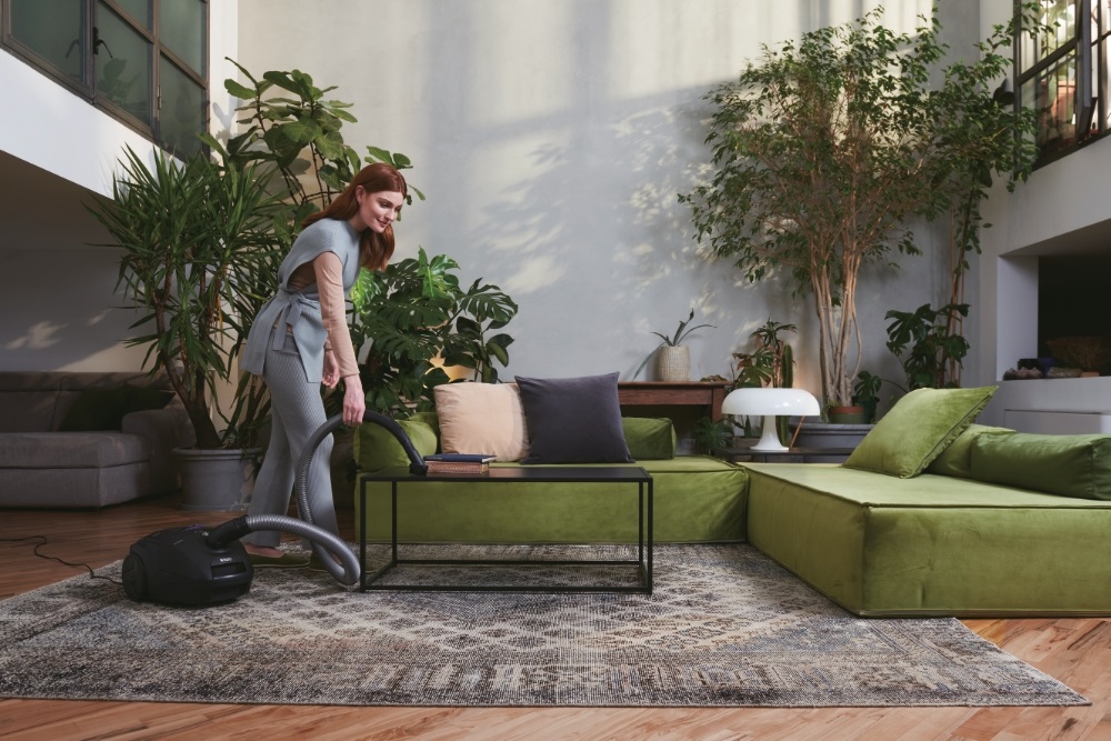 Hoover TXLZ72HM 011 Aspiratore a cilindro Secco 700 W con Sacchetto per la Polvere, Capacità 3,5 L, Silenzioso 69 dBA, Filtro EPA12