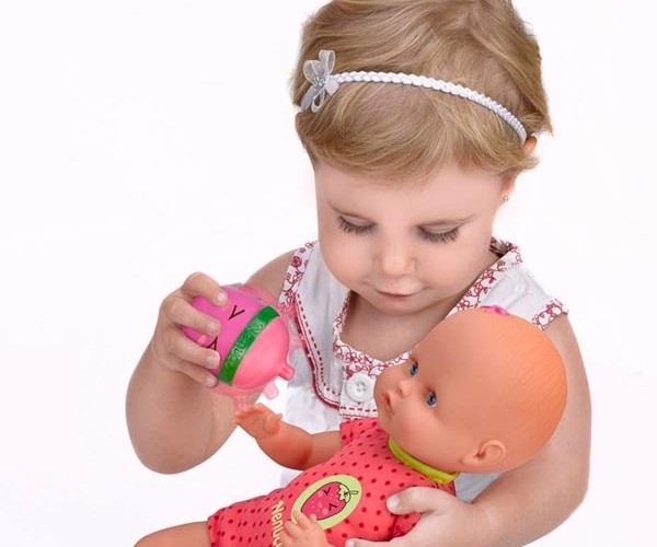 Famosa Nenuco Bambola Morbida Profumata con Biberon e Vestitino Rosa - Età 1