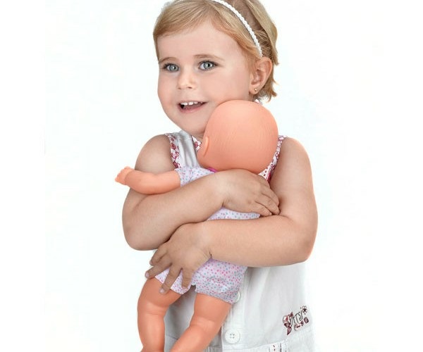 Famosa Nenuco - Bambola Bebè Morbida con Copertina Azzurra e Suoni di Neonato, per Bambine/I da 12 Mesi (700015452)