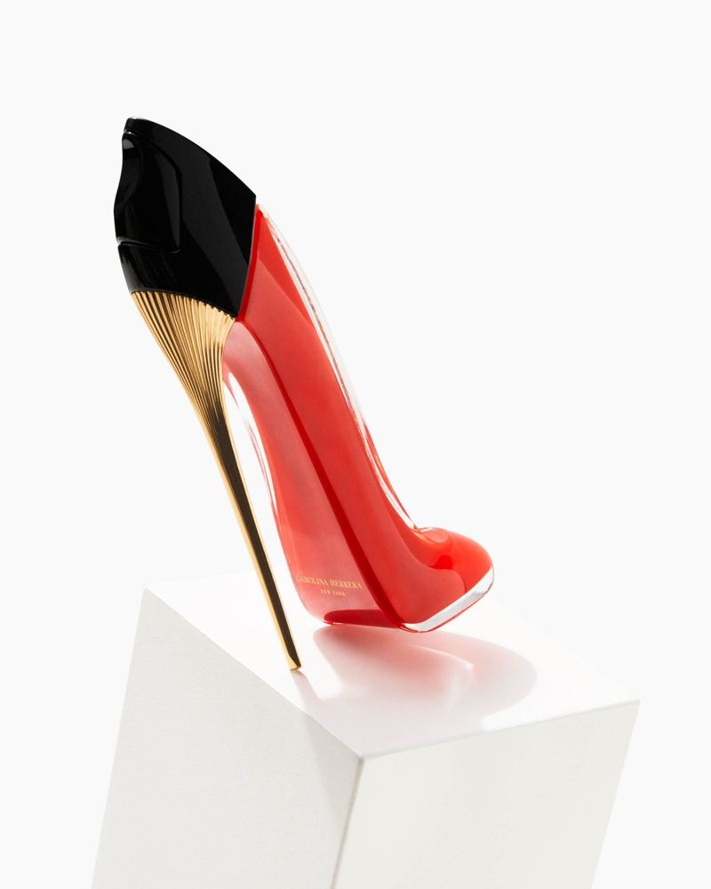 Carolina Herrera Very Good Girl Eau De Parfum 80ml - Fragranza Floreale Fruttata con Note di Ribes Rosso, Litchi, Rosa, Vaniglia e Vetiver