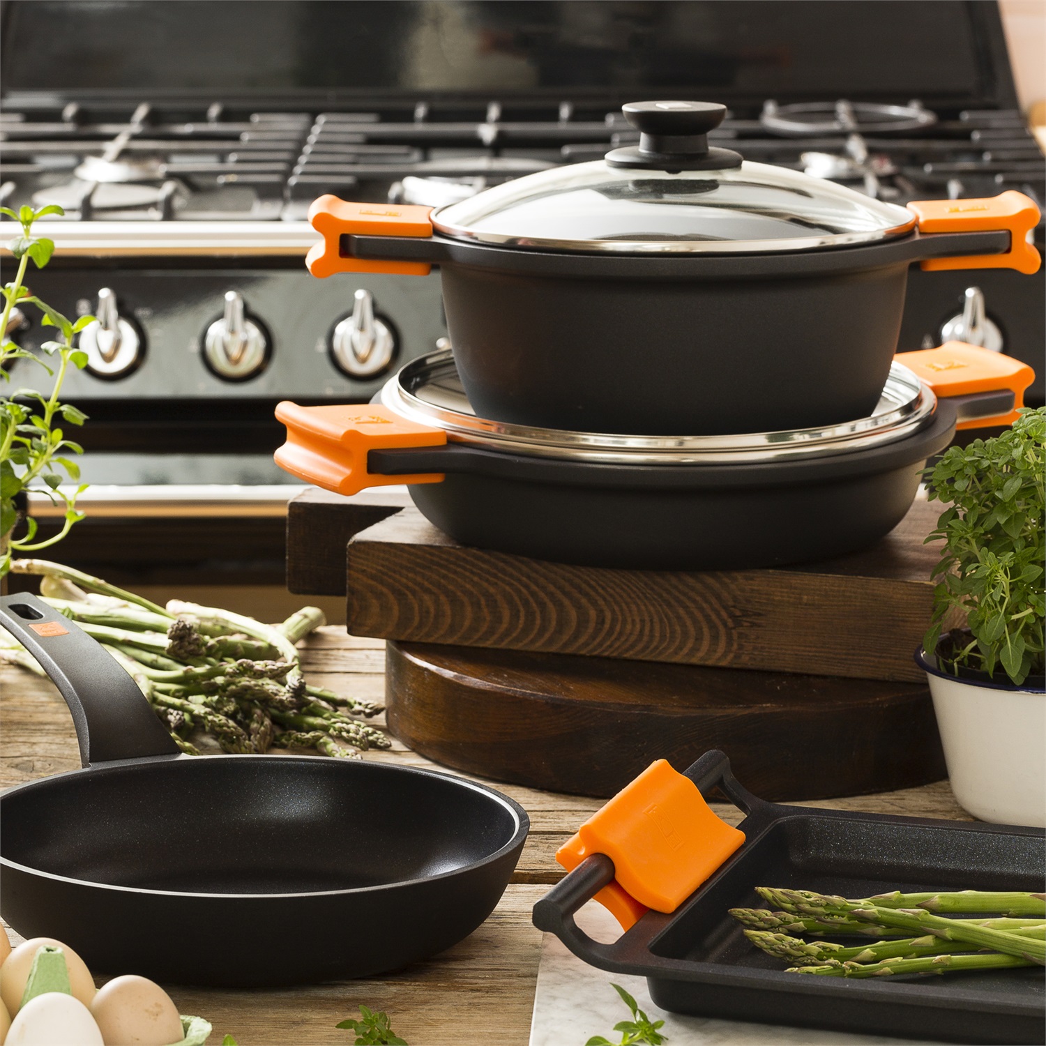 BRA Efficient Casseruola Bassa 32 cm in Alluminio Pressofuso con Coperchio e Rivestimento Antiaderente Platinum Plus