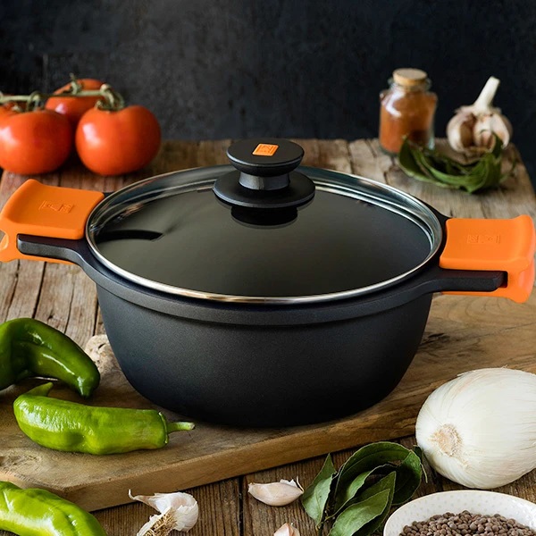 BRA Efficient Casseruola Antiaderente 28 cm in Alluminio pressofuso con Coperchio - Rivestimento Teflon Platinum Plus senza PFOA