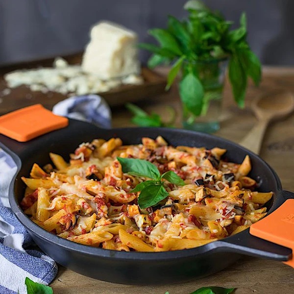 BRA Efficient Casseruola Bassa 28 cm in Alluminio Pressofuso con Rivestimento Antiaderente Teflon Platinum, Adatta per Induzione, Completa di Coperchio e Presine