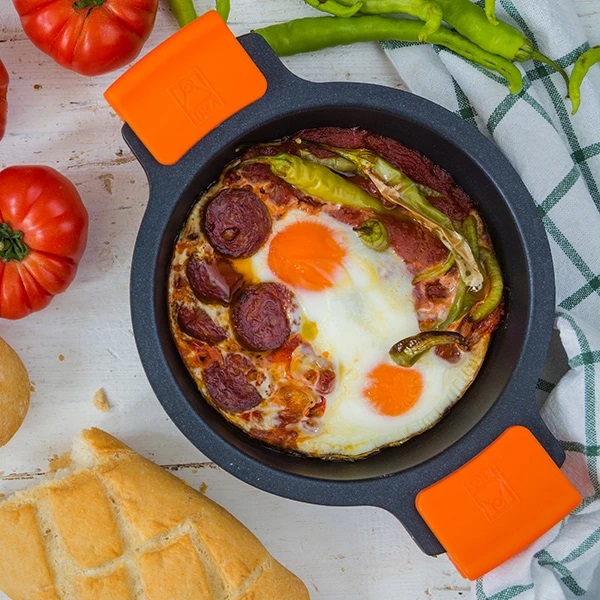 BRA Efficient Casseruola Antiaderente 20 cm in Alluminio Fuso con Coperchio e Rivestimento Platinum Plus