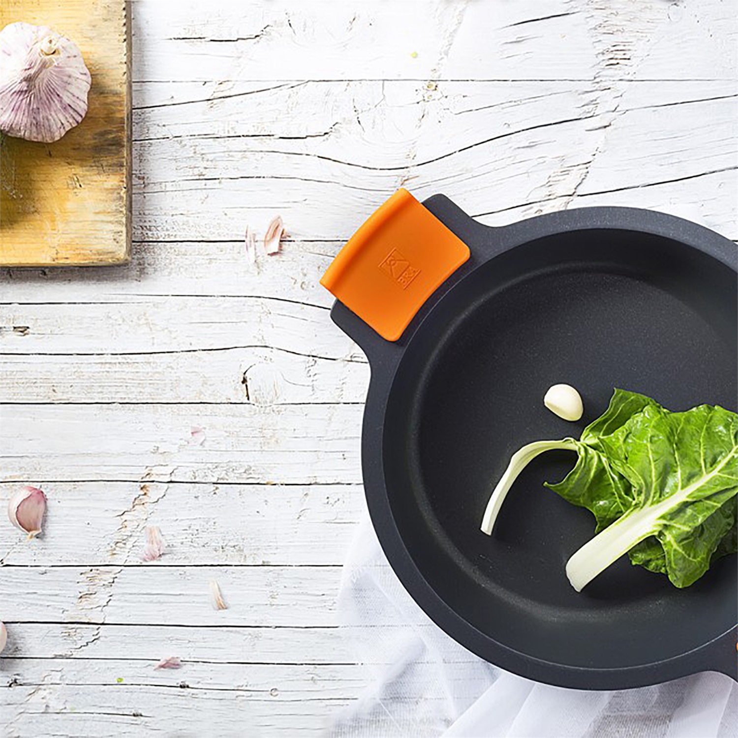 BRA Efficient Casseruola Bassa Antiaderente 16 cm con Coperchio in Vetro e Maniglie in Silicone