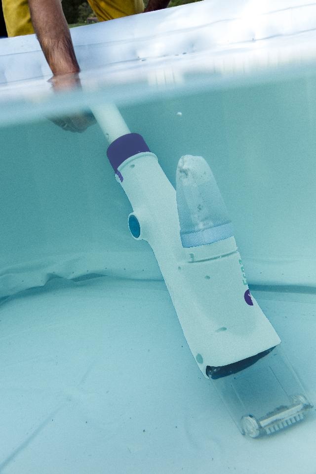Gre CSPA Puliscifondo a Batteria Ricaricabile Senza Fili per Piscine Fuori Terra e SPA - Capacità Aspirazione 17 L/h, Tempo di Funzionamento 45 Minuti