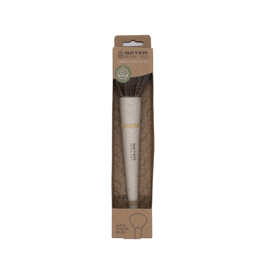 Beter - Pennello da Trucco per Cipria, Peli Sintetici Extra Soffici, Manico Sostenibile in Fibre di Grano, Cruelty-Free