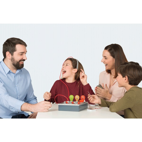 IMC TOYS Play Fun Macchina delle Bugie - Gioco da Tavolo in Italiano per Bambini e Adulti, 2-8 Giocatori, Età 8 con 500 Domande Divertenti