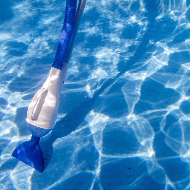 Gre 08011A - Pulitore a Aspirazione Manuale per Piscine fino a 2 m³/h
