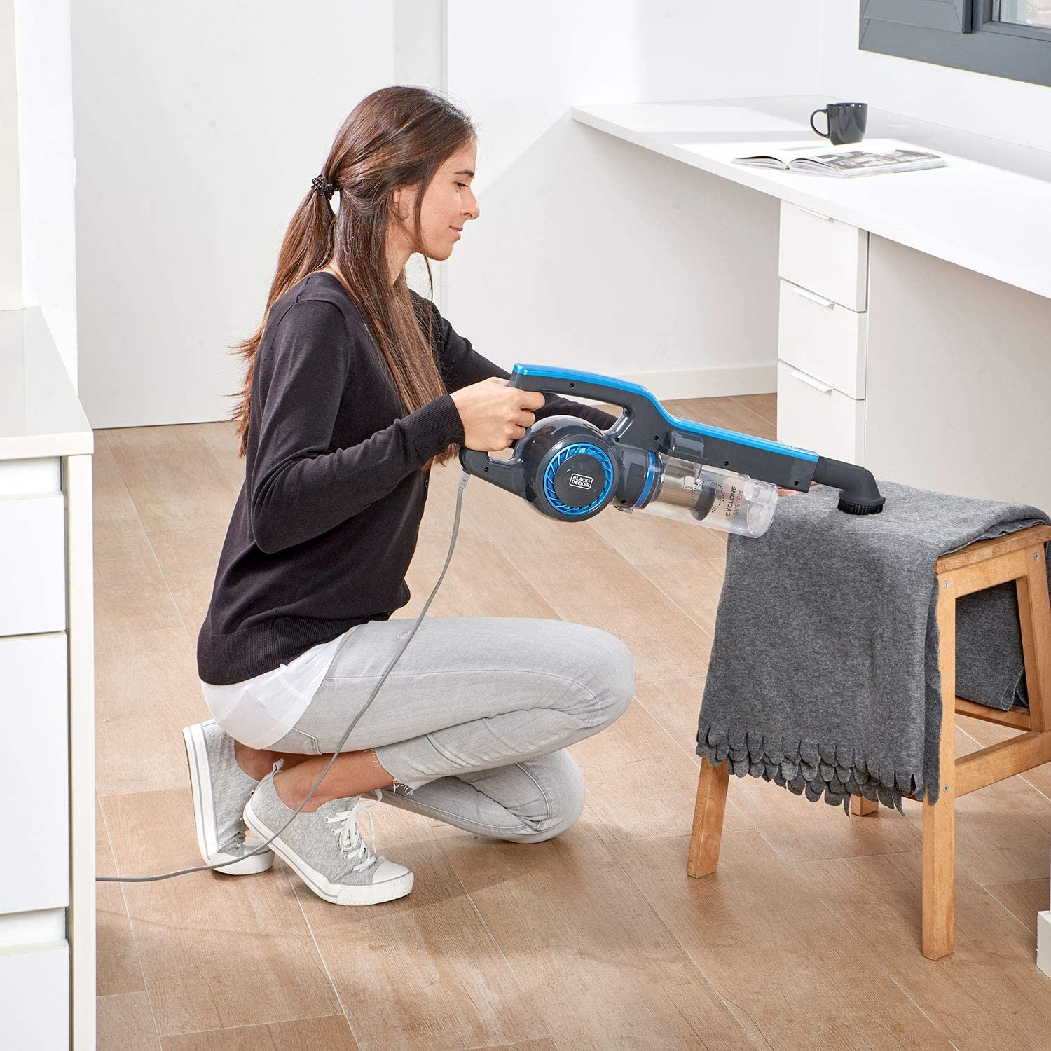 BLACK DECKER BXVMS600E Scopa Elettrica Ciclonica 3 in 1 600W con Filtro HEPA, Cavo da 6m, Leggera e Multifunzionale