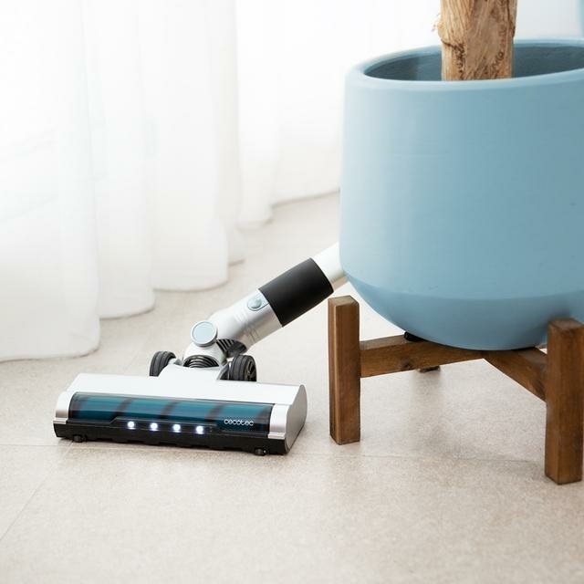 Cecotec Scopa Elettrica Ultraleggera Scoba 2100 Jalisco - Motore Brushless da 210W, Potenza di Aspirazione 20kPa, Autonomia Fino a 45 Minuti, Spazzola e Tubo Motorizzati, 2 Accessori