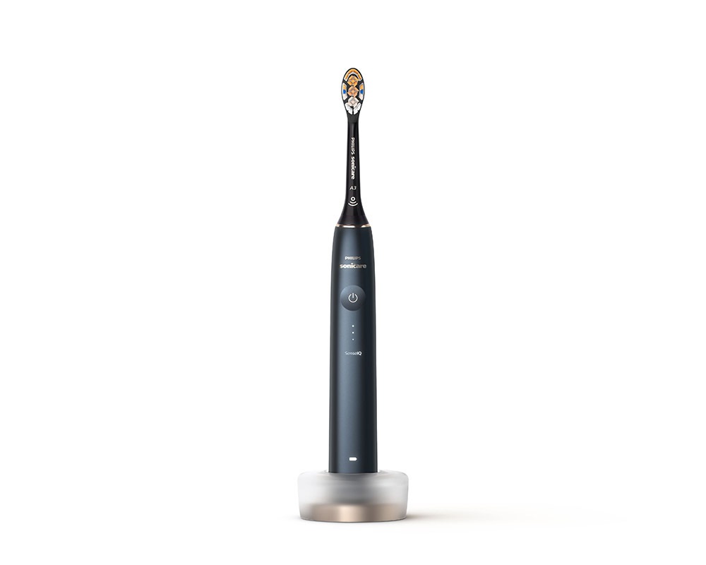 Philips Sonicare DiamondClean Prestige 9900 - Spazzolino Elettrico Sonico con Tecnologia SenseIQ, 1 Testina Premium All-in-One A3 e Custodia di Ricarica Blu Notte (HX9992/12)