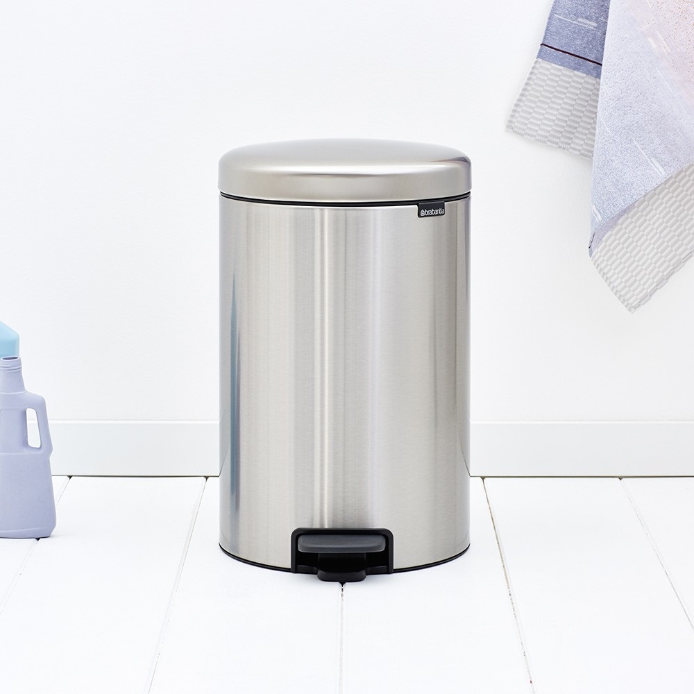 Brabantia Pattumiera a Pedale NewIcon 20L in Acciaio Satinato - Design Igienico e Funzionale