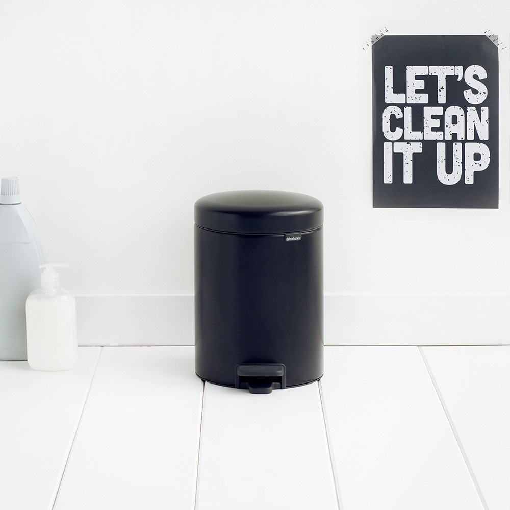 Brabantia NewIcon Pattumiera a Pedale 5 lt - Nero Opaco, Secchio Interno Rimovibile, Chiusura Ammortizzata e Anti-Odori