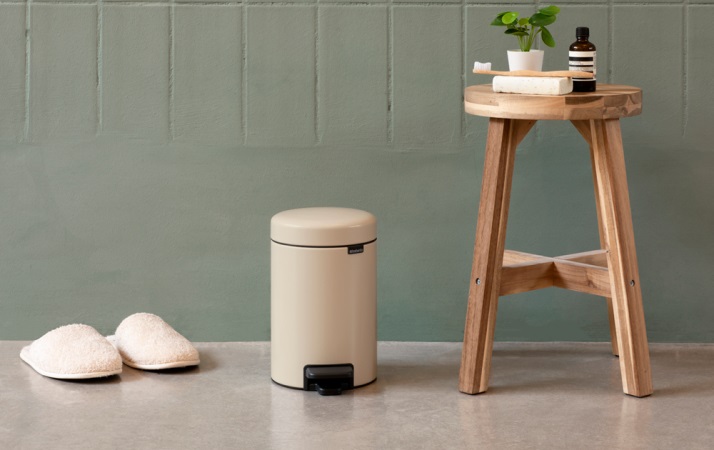 Brabantia NewIcon Pattumiera a Pedale 5 Litri Beige - Design Moderno e Funzionale