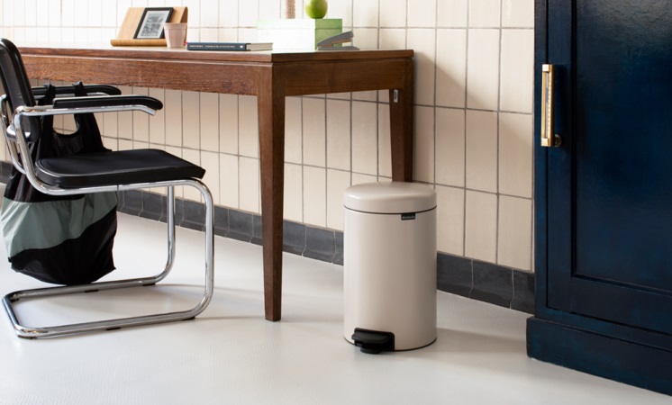 Brabantia NewIcon Pattumiera a Pedale 12 Litri Beige - Design Moderno e Igienico