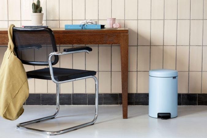 Brabantia NewIcon Pattumiera a Pedale 12L Rotondo Dreamy Blue - Coperchio Soft-Touch, Secchio Rimovibile, Antigraffio