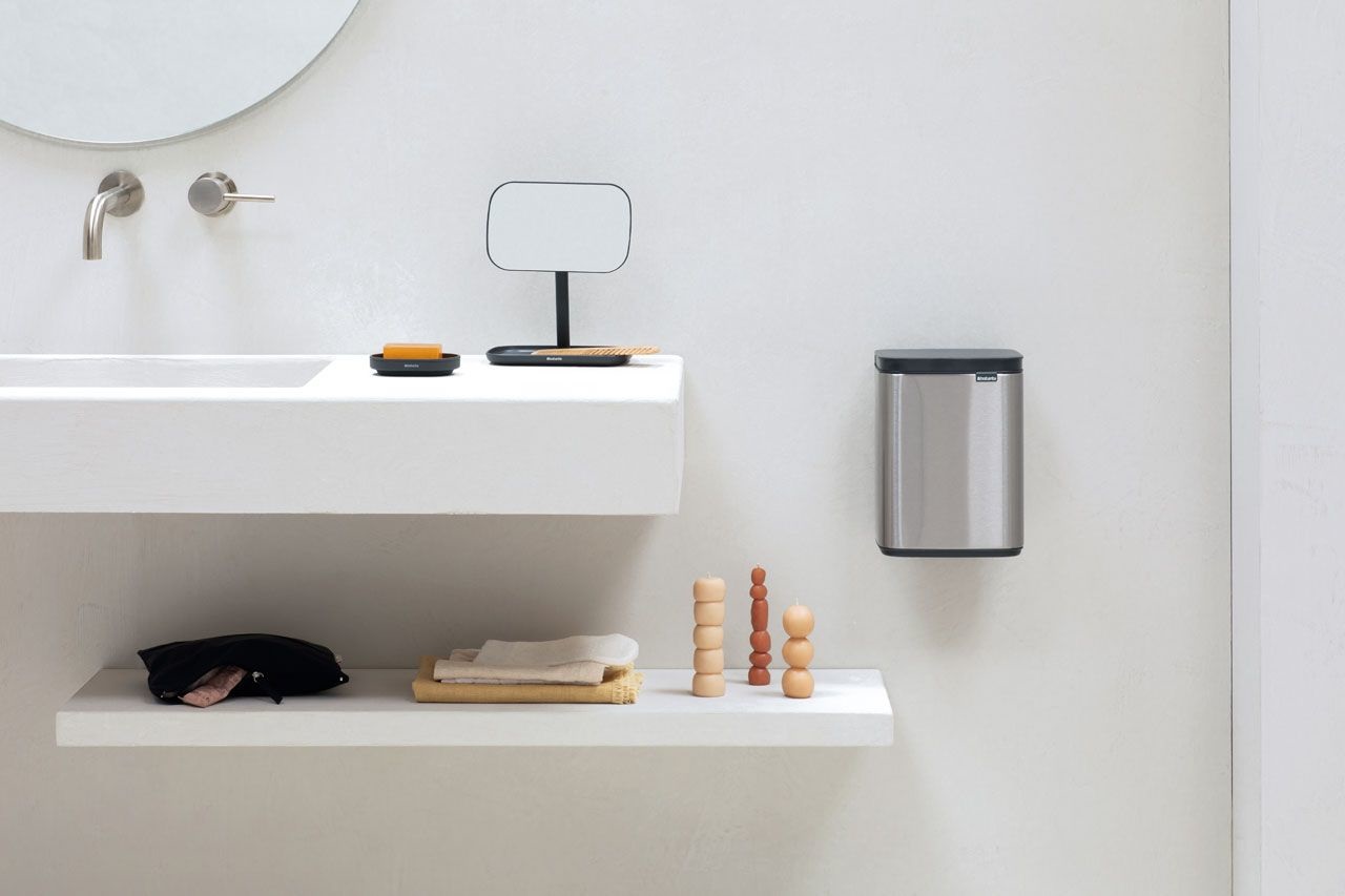 Brabantia Pattumiera Bo 4L in Acciaio Matt Steel - Rettangolare, Elegante, Soft Close, Appendibile a Parete