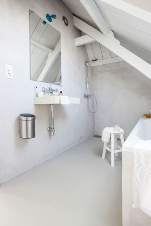 Brabantia Touch Bin Pattumiera 3 L Inox Satinato e Lucido con Meccanismo Soft-Touch e Supporto a Parete