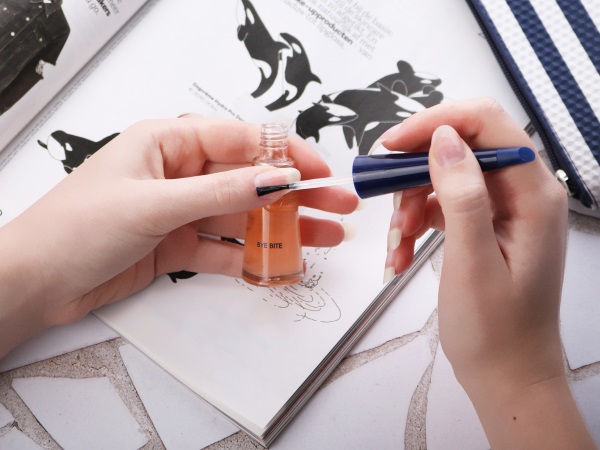 Herôme Smalto Onicofagia Bye Bite 10 ml - Previene la Rosicatura delle Unghie, Stimola la Crescita e Resiste in Acqua Saponata