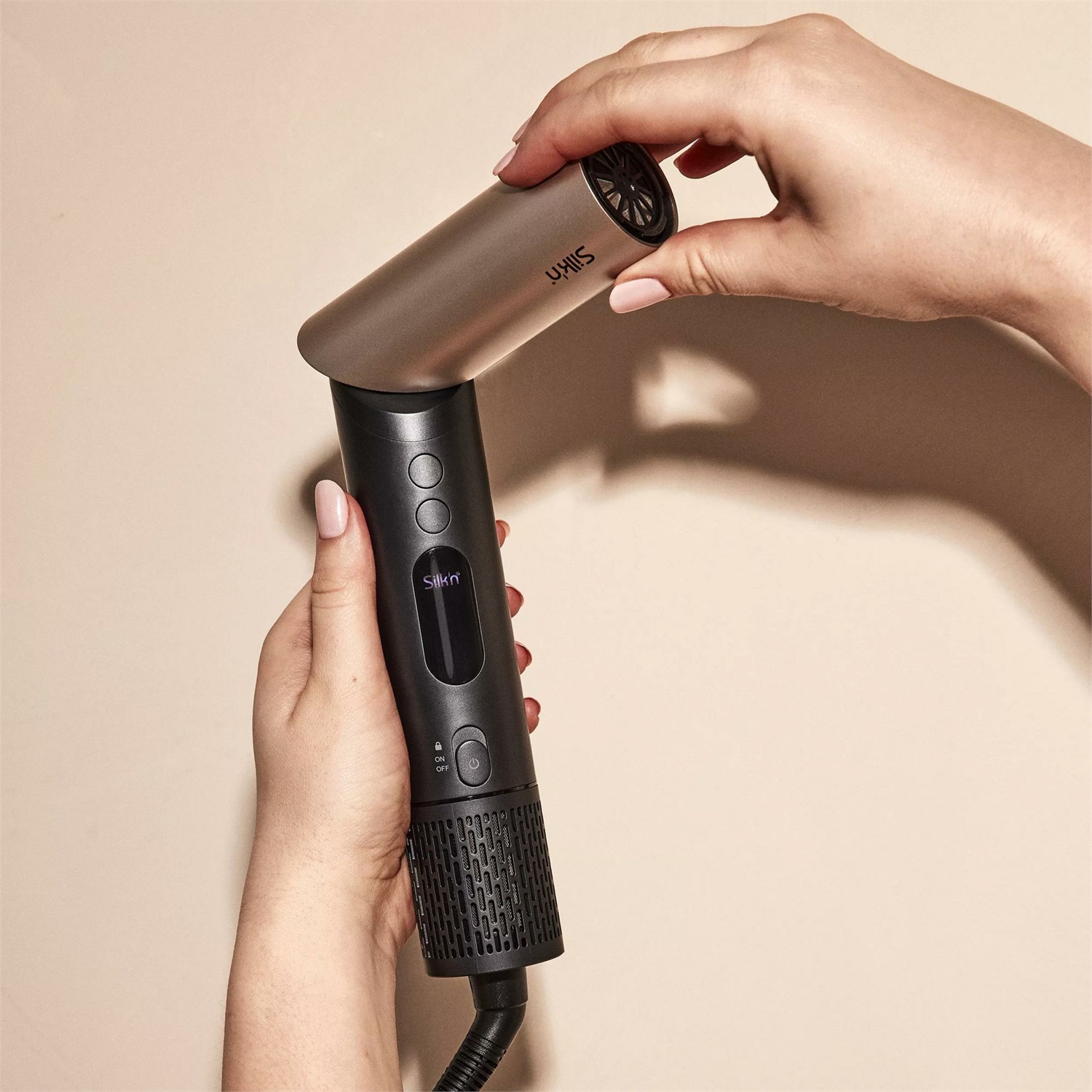 Silk'n SilkyAir Flex Asciugacapelli e Styler Volumizzante con Tecnologia agli Ioni Negativi, 1300 W, 5 Accessori Inclusi, Colore Rose Gold