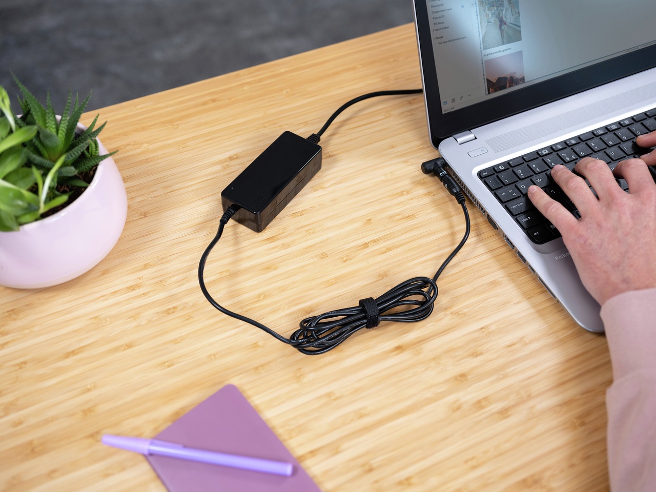 Trust Primo Caricabatterie Universale per Laptop 45 W, Nero - Compatibile con Acer, Asus, Dell, HP, Lenovo, Medion, MSI, Packard Bell e Samsung