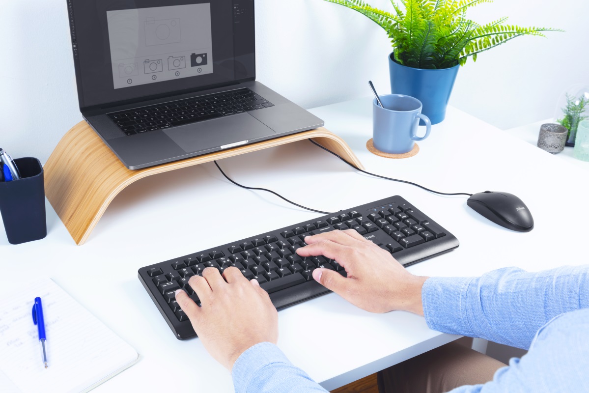 Trust Primo Tastiera Integrale USB QWERTY Italiano Silenziosa e Resistente agli Sversamenti - Nero