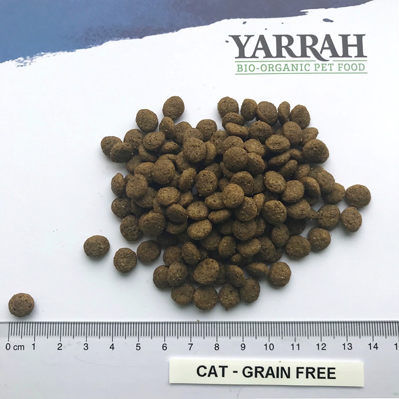 Yarrah Grain-Free Cibo Secco Biologico per Gatti Adulti con Pollo e Pesce - 2,4 kg, Senza Cereali e Privo di Additivi Artificiali
