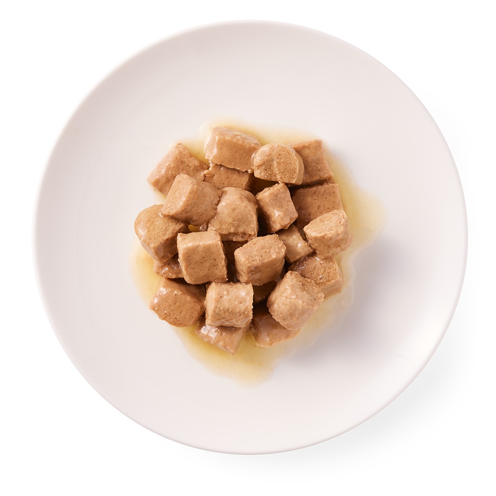 Yarrah Cibo Umido per Gatti Bio - Bocconcini di Pollo e Manzo con Ortica e Pomodori - 405 g