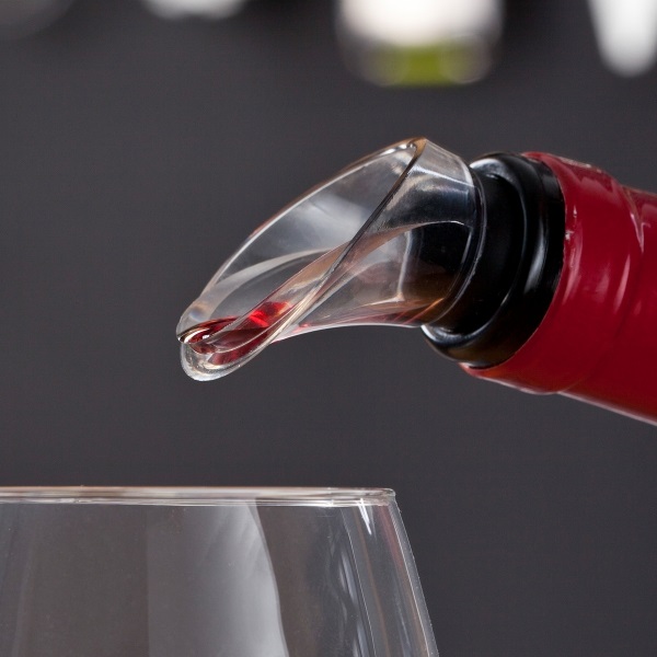 Vacu Vin Set di 2 Tappi Versatori Wine Server in Plastica e Silicone Nero, Chiusura Ermetica e Versamento Facile