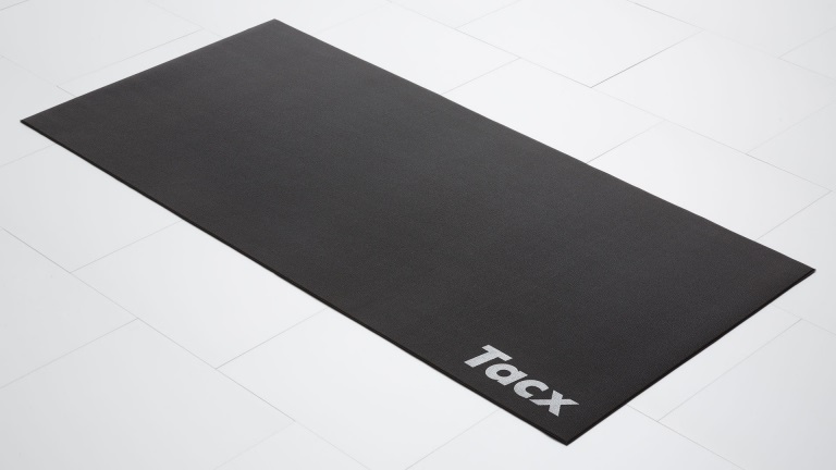 Tacx T2918 Tappetino da Allenamento Arrotolabile in Schiuma Idrorepellente 6mm - Nero