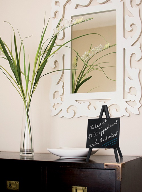 Securit Mini Lavagna con Cavalletto Nero - 24,4 x 15 cm - Scrivibile e Cancellabile, Inclusa Pennarello a Gesso Liquido