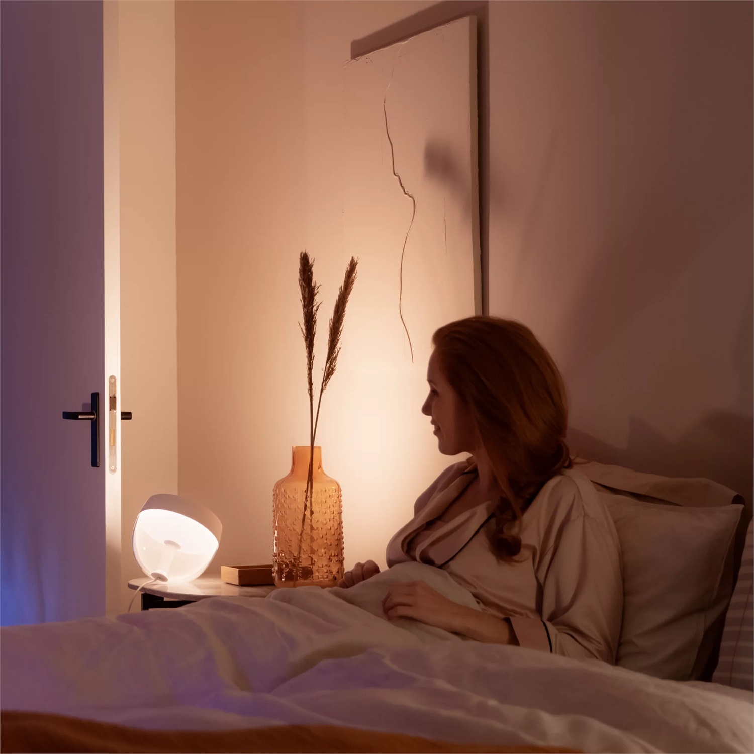 Philips Hue Iris Lampada da Tavolo Nera LED 570LM White & Color Ambiance