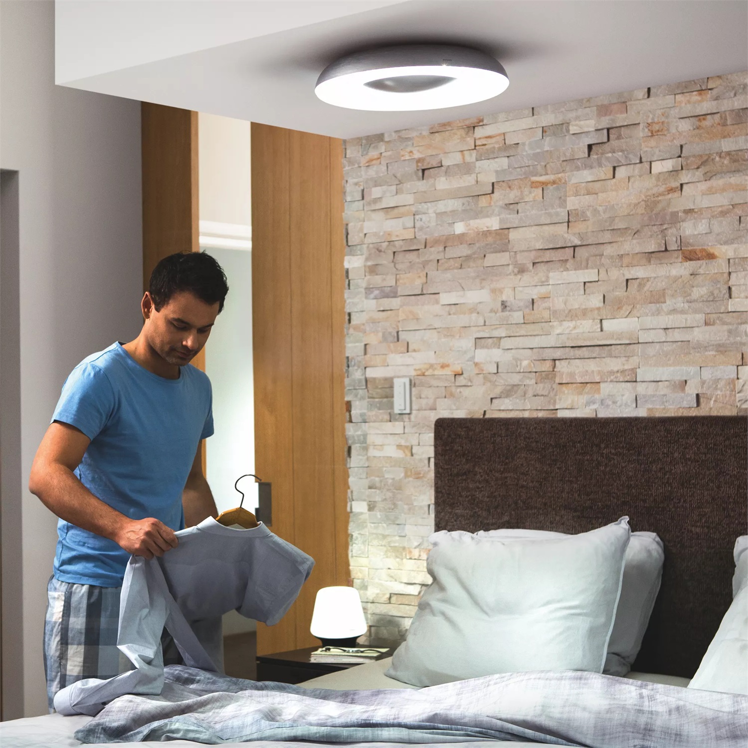 Philips Hue White Ambiance Plafoniera Smart Still, LED Integrato 32W, Luce Bianca da Calda a Fredda, Alluminio, Telecomando Dimmer Switch Incluso