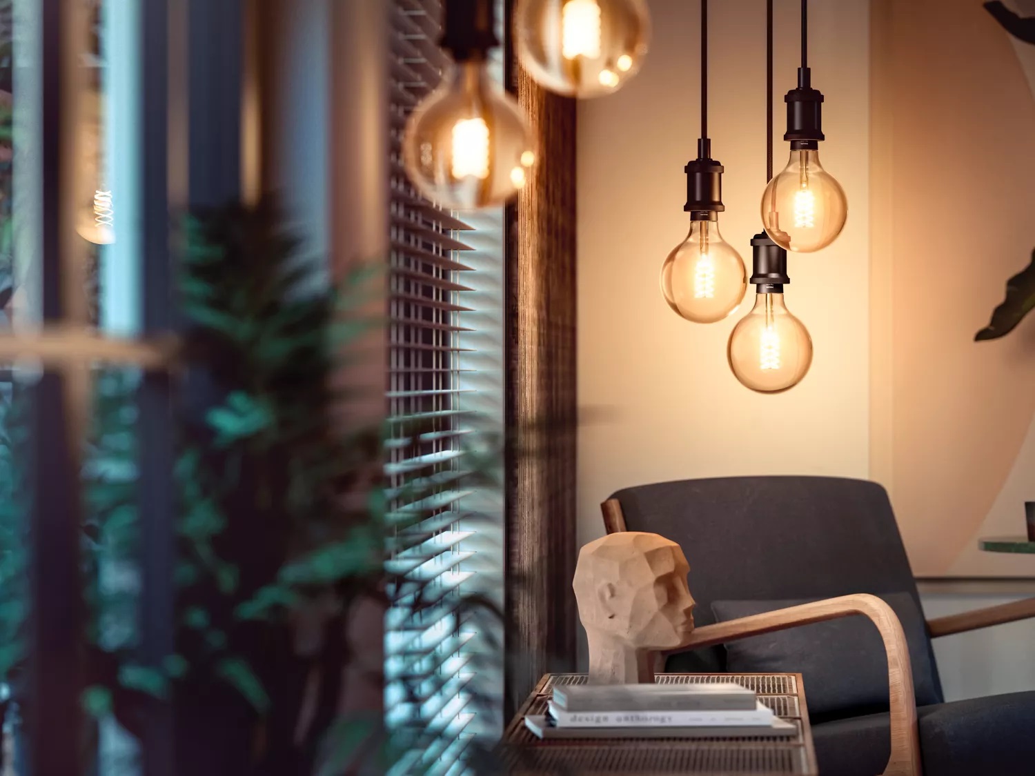 Philips Hue White Filament Lampadina LED Smart Globo E27 7W Dimmerabile Luce Bianca Calda Controllo Vocale e App