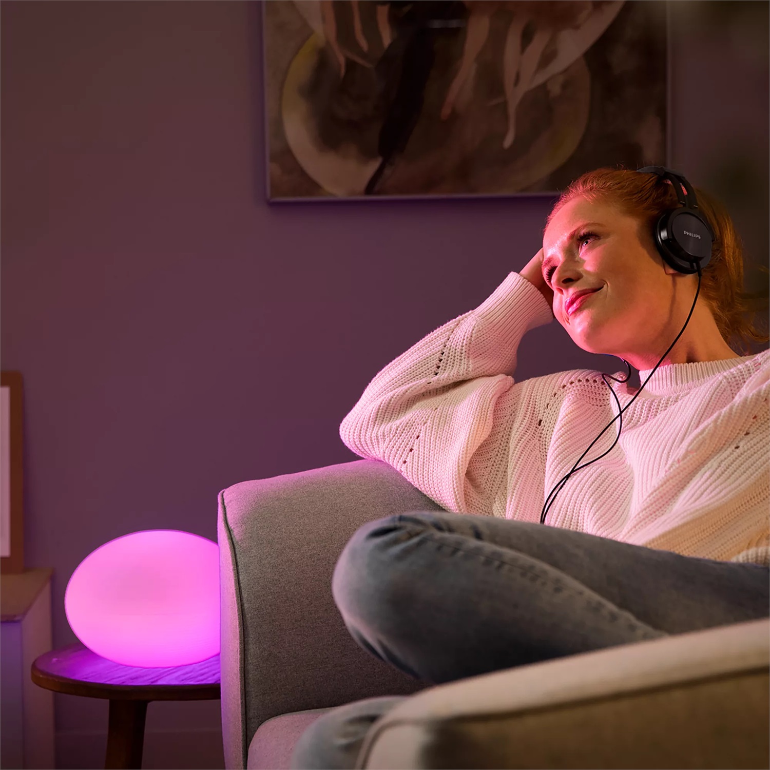Philips Hue Flourish Lampada da Tavolo Smart LED Bianco in Vetro con 16 Milioni di Colori e Controllo Bluetooth