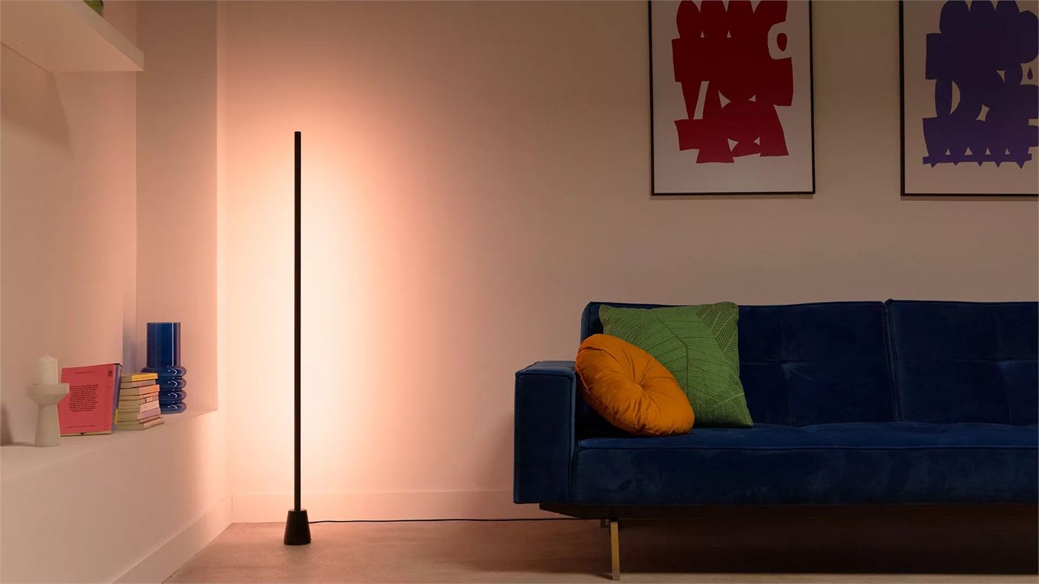 WiZ Gradient Floor Light - Lampada da terra RGBIC elegante, WiFi, controllo App, compatibile con Google Home, Alexa e HomeKit