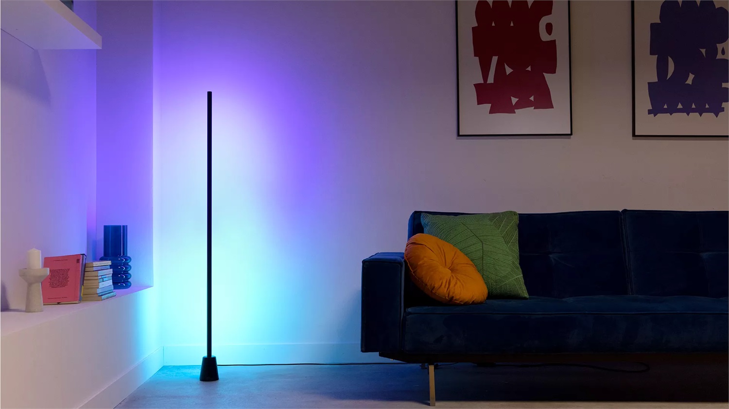 WiZ Gradient Floor Light - Lampada da terra RGBIC elegante, WiFi, controllo App, compatibile con Google Home, Alexa e HomeKit