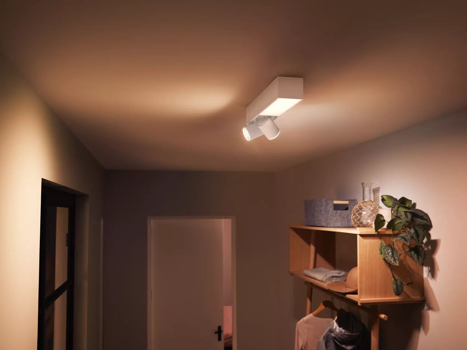 Philips Hue White & Color Ambiance Centris - Set di 2 Faretti a Soffitto Dimmerabili, 16 Milioni di Colori, Controllo tramite App e Compatibili con Amazon Alexa