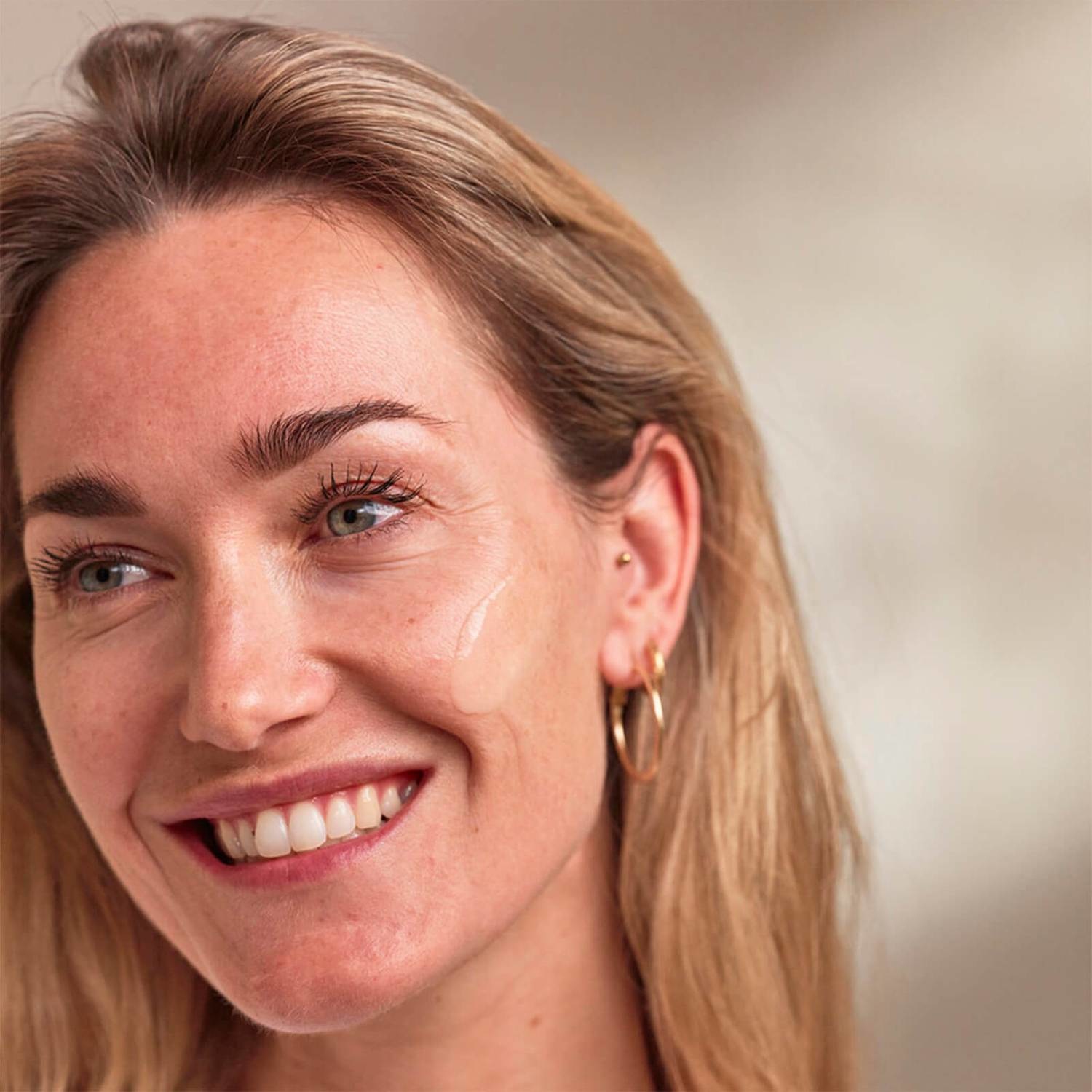 ERBORIAN Ginseng Super Serum 30ml - Siero Viso Levigante e Rassodante con 80% di Estratti di Ginseng e Peptidi