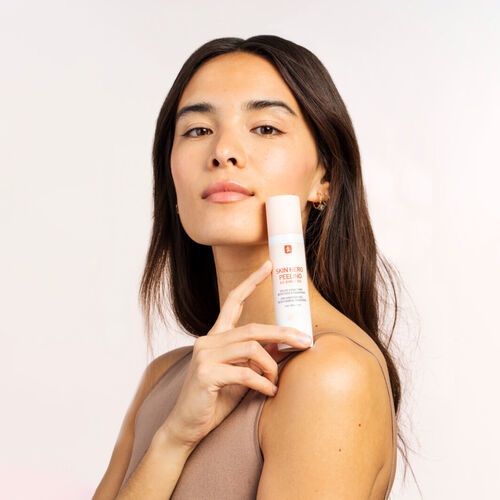 Erborian Skin Hero Peeling 50ml - Peeling Levigante Viso con Ginseng Bianco e Acidi Naturali AHA, BHA, PHA