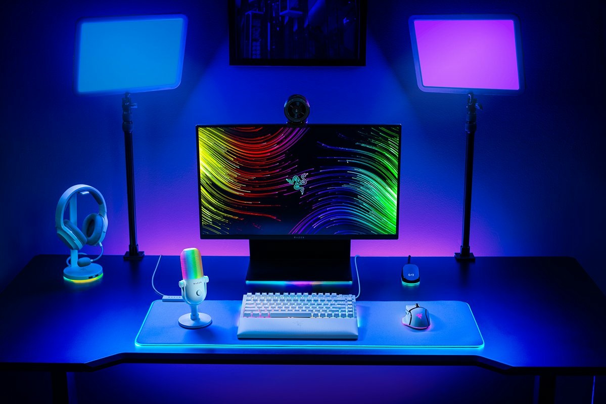 Razer Seiren V3 Chroma Bianco - Microfono USB RGB a Condensatore Supercardioide con Funzione Tap-to-Mute e Illuminazione Reattiva