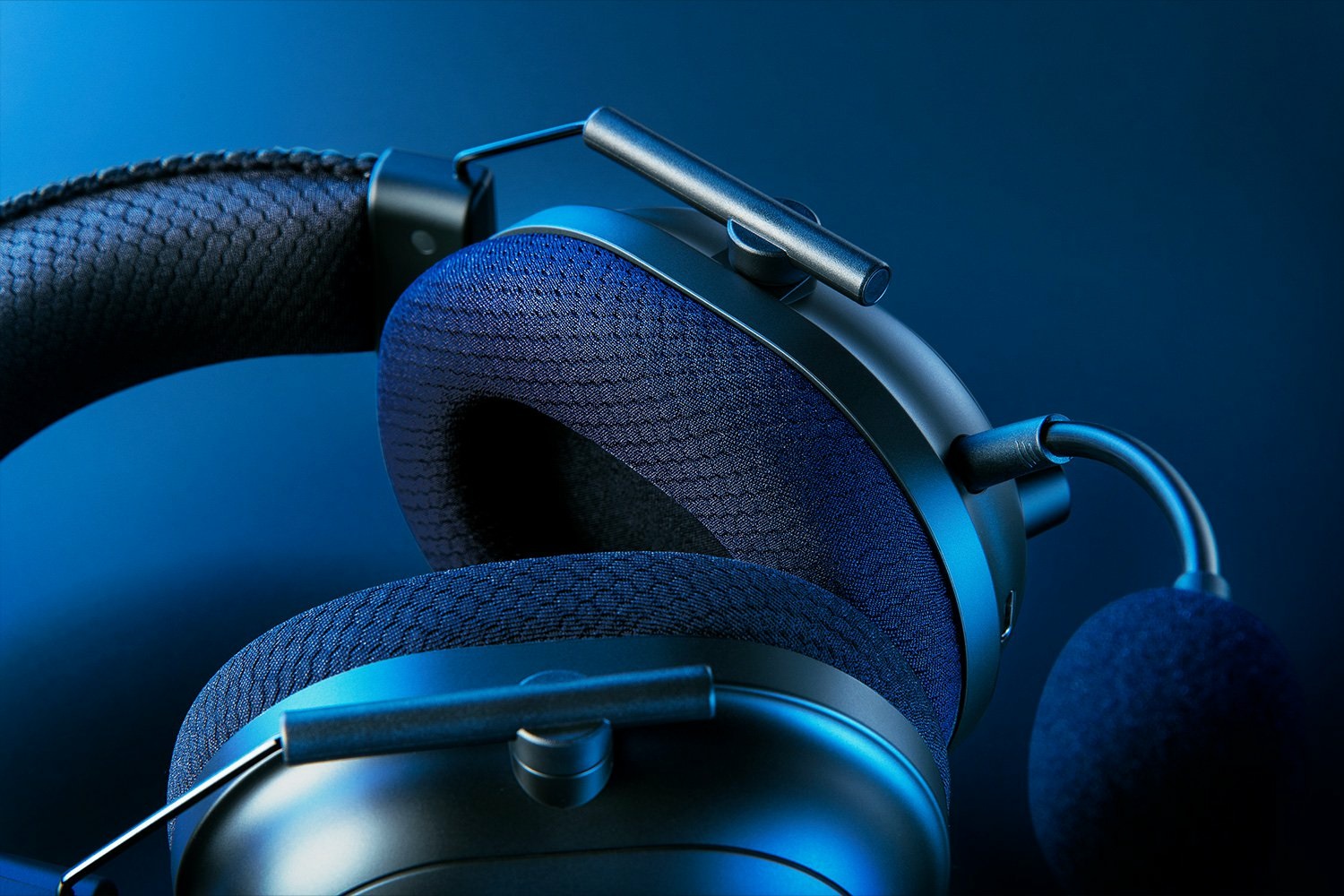 Razer BlackShark V2 Pro Auricolare Wireless A Padiglione Gaming con Microfono HyperClear, Bluetooth e Wireless 2,4 GHz, Nero