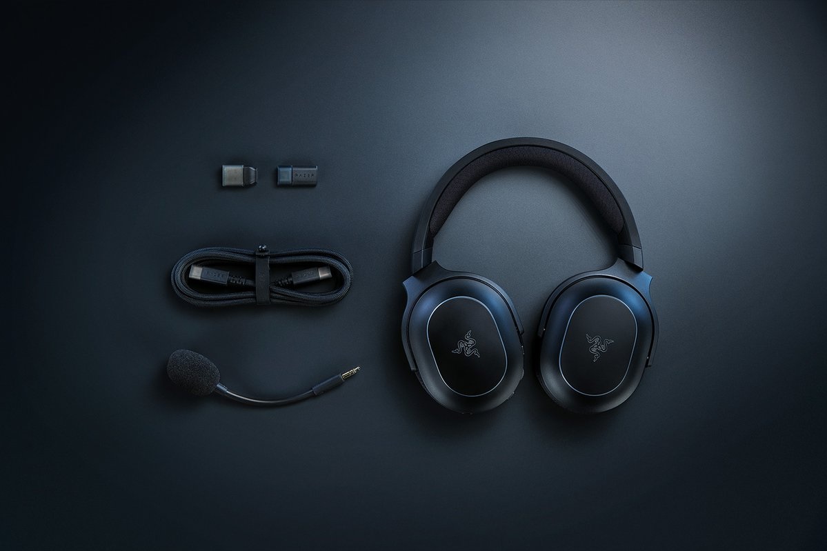 Razer Barracuda X Chroma - Cuffie da gioco wireless multipiattaforma con SmartSwitch Dual Wireless, 6 zone Chroma RGB, driver da 40 mm e microfono cardioide HyperClear staccabile - Nero