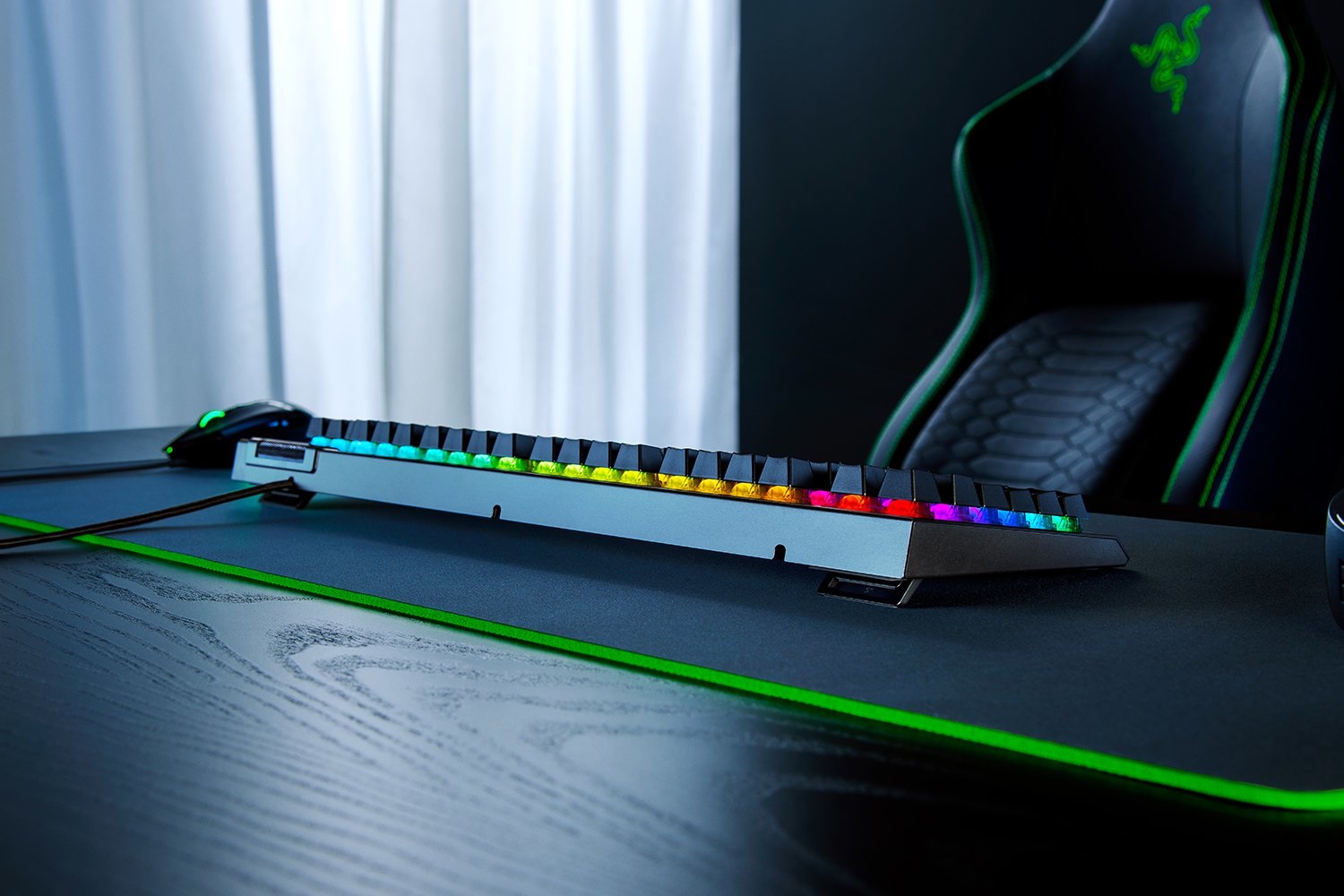 Razer BlackWidow V4 X Tastiera Gaming USB QWERTZ Tedesco Nero con LED RGB e Interruttori Meccanici