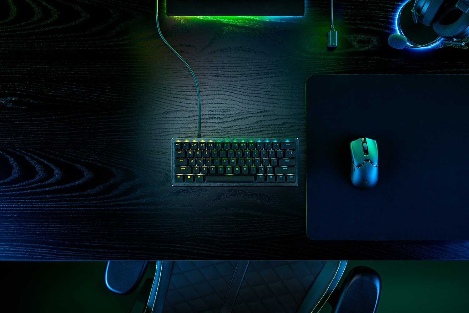 Razer Huntsman V3 Pro Mini - Tastiera Ottica Analogica 60% Cablata USB QWERTZ Tedesco con LED RGB