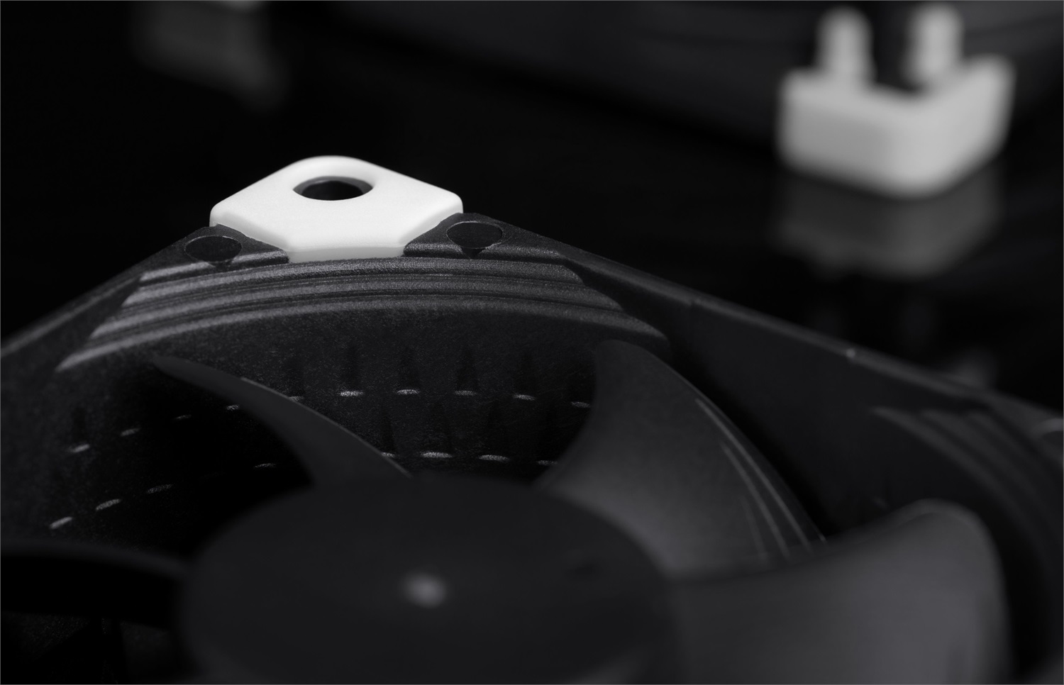 Noctua NF-A8 PWM CH.BK.S Ventilatore 8 cm - 450 Giri/min, 2200 Giri/min, 17,7 dB, 55,5 m³/h