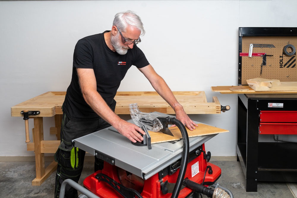Holzmann TK255_230V Sega Circolare da Tavolo 254 mm, 2000 W, 4800 Giri/min, Altezza di Taglio 80 mm, Tavolo in Alluminio 940x642 mm